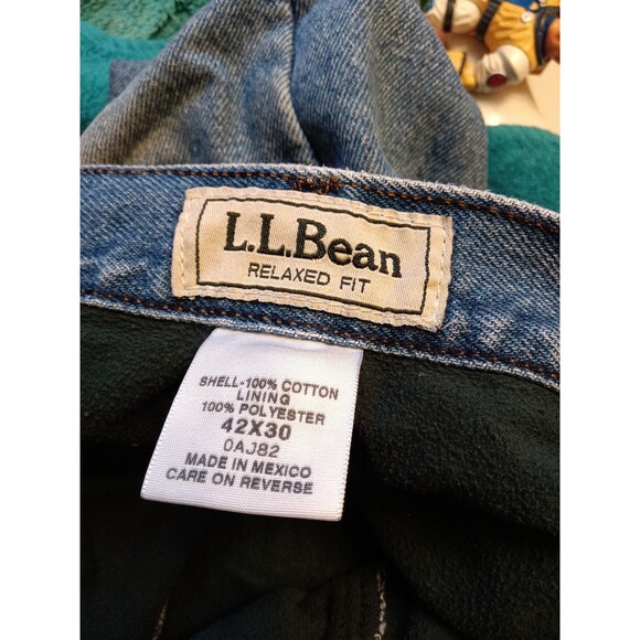 LL Bean Jeans Blue Denim Relaxed Fit Medium Wash Men's Size 42x30 - Picture 4 of 5